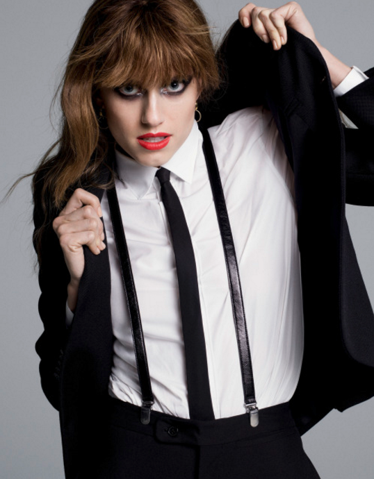 Le costard cravate noir pour femme - Mag Beauté - Inspiration mode et beauté